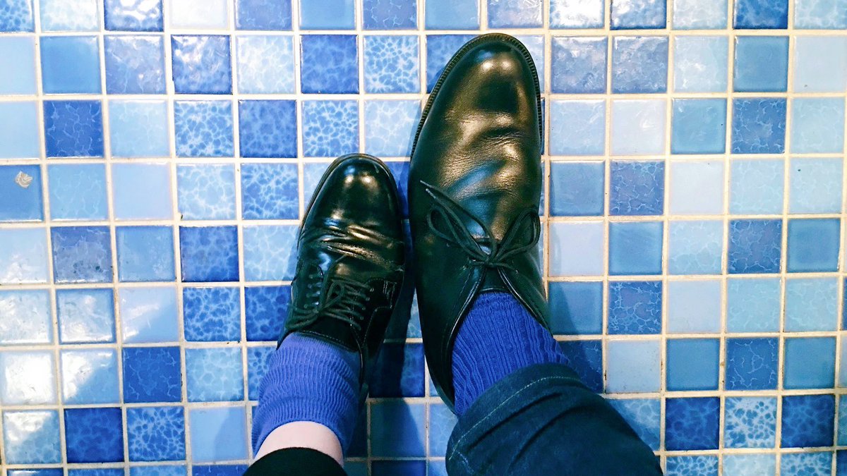 身長190cm以上ある人との足のサイズ差です。ご参考までに。 