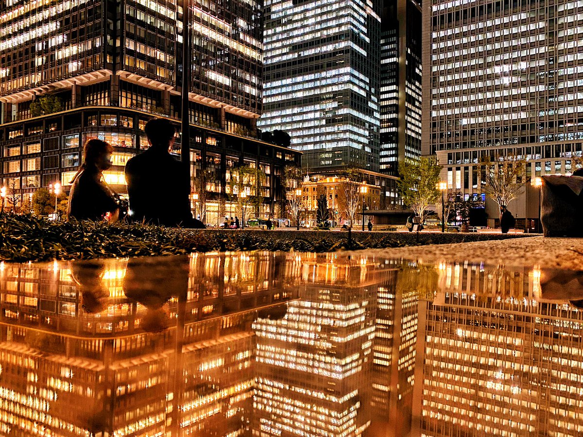 いいねとRTして欲しいです、、 下敷きとiPhoneで写真撮ってる高三です