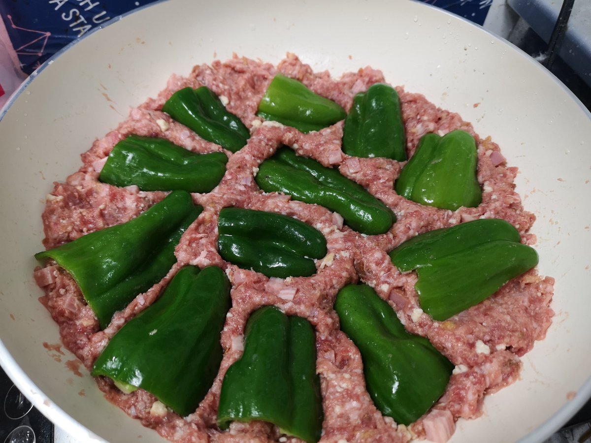 今夜はピーマンの肉埋め 今から焼くよ！！ 