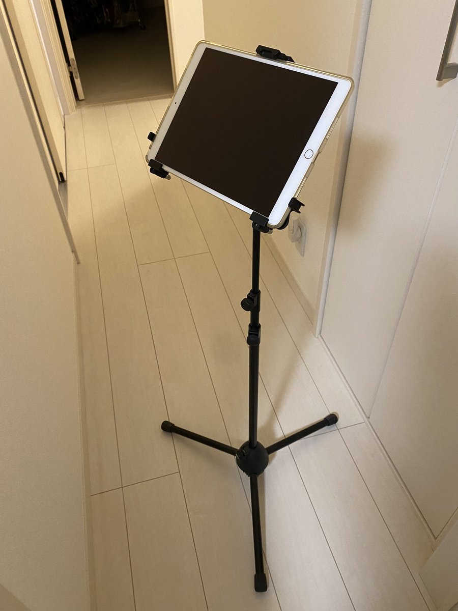 机が汚くてiPad置き場がない絵描きは譜面台を買え