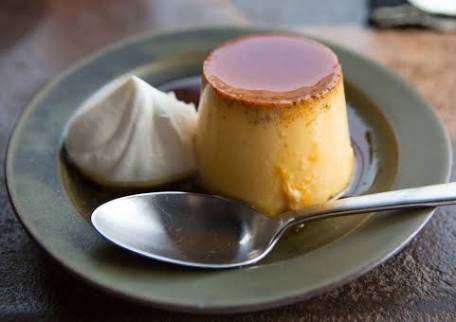 『プリン養生』 血が不足気味→黒ごまプリン 乾燥してるかも→牛乳プリン 胃腸が疲れてる→かぼちゃプリン 暑さで火照る→抹茶プリン 渇きが気になる→マンゴープリン 落ち着かない→カラメル苦めプリン 全てに共通する効能 「心を滋養する」 今日のおやつはプリン