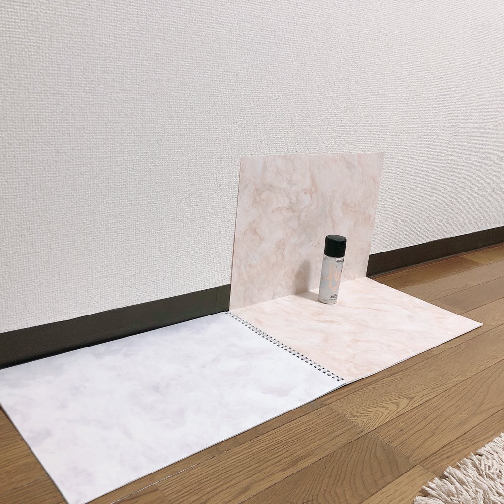  何が良いって、開けば高さがあるモノも撮れるのが最高なのよ