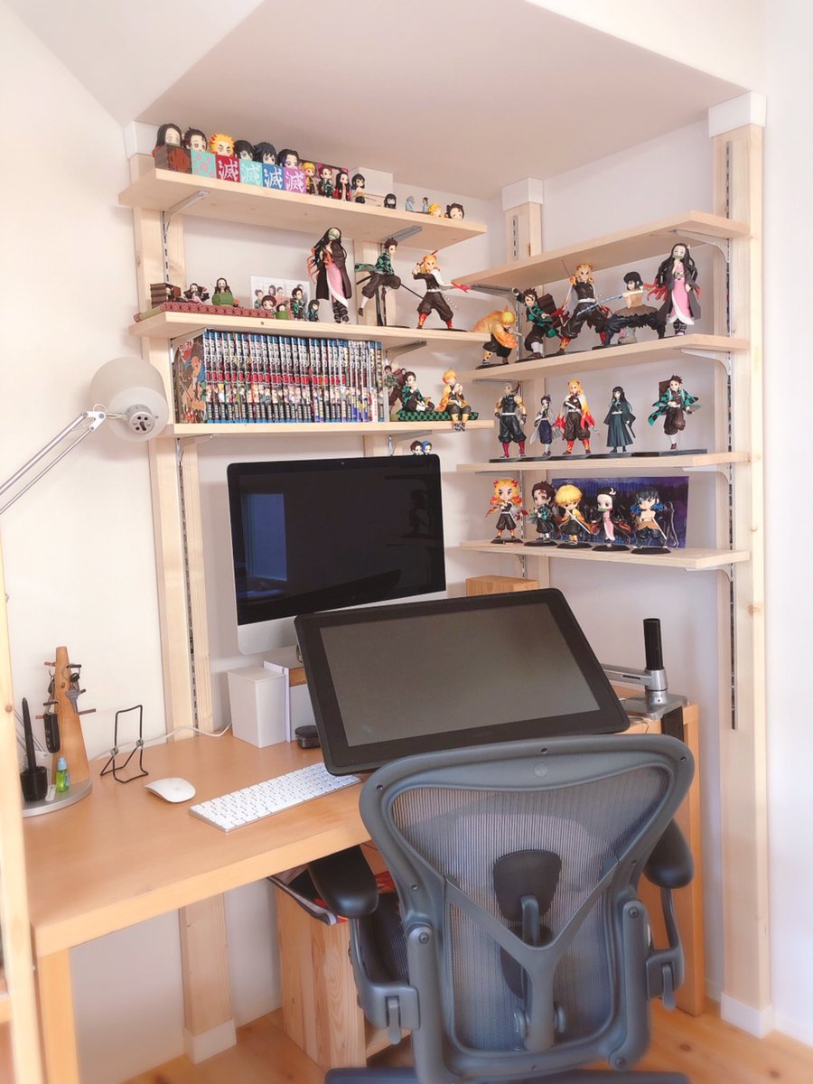 旦那が作業机の棚をDIYしてくれたんだけど最高だから見て🤦‍♀️ 