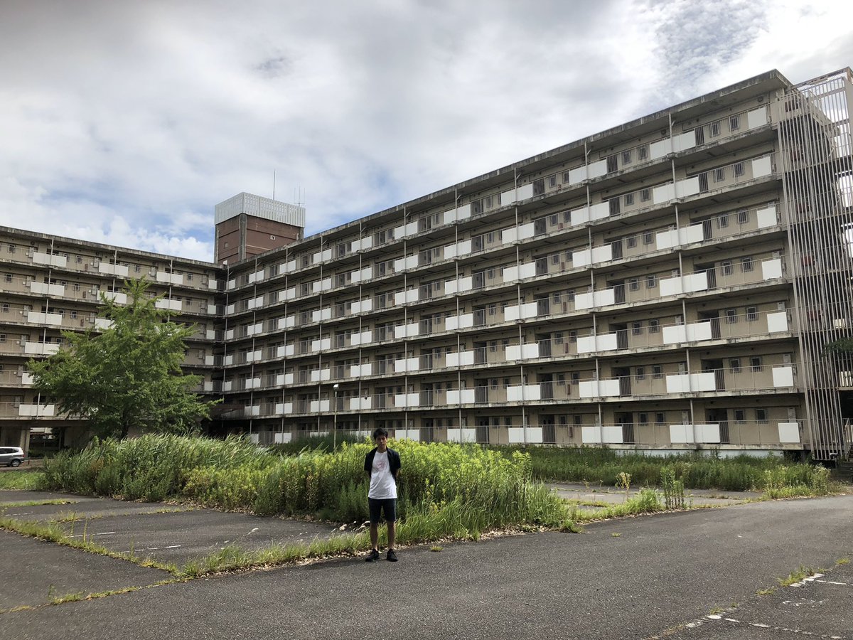 さて この団地が ハイロー の美術部にかかると、、、、 