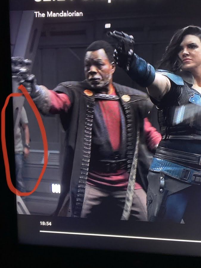 マンダロリアンに映り込んだ謎の男を商品にする海外勢 