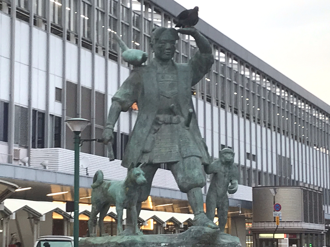 なんでキジ２羽連れてんだよと思ったらハトで草 