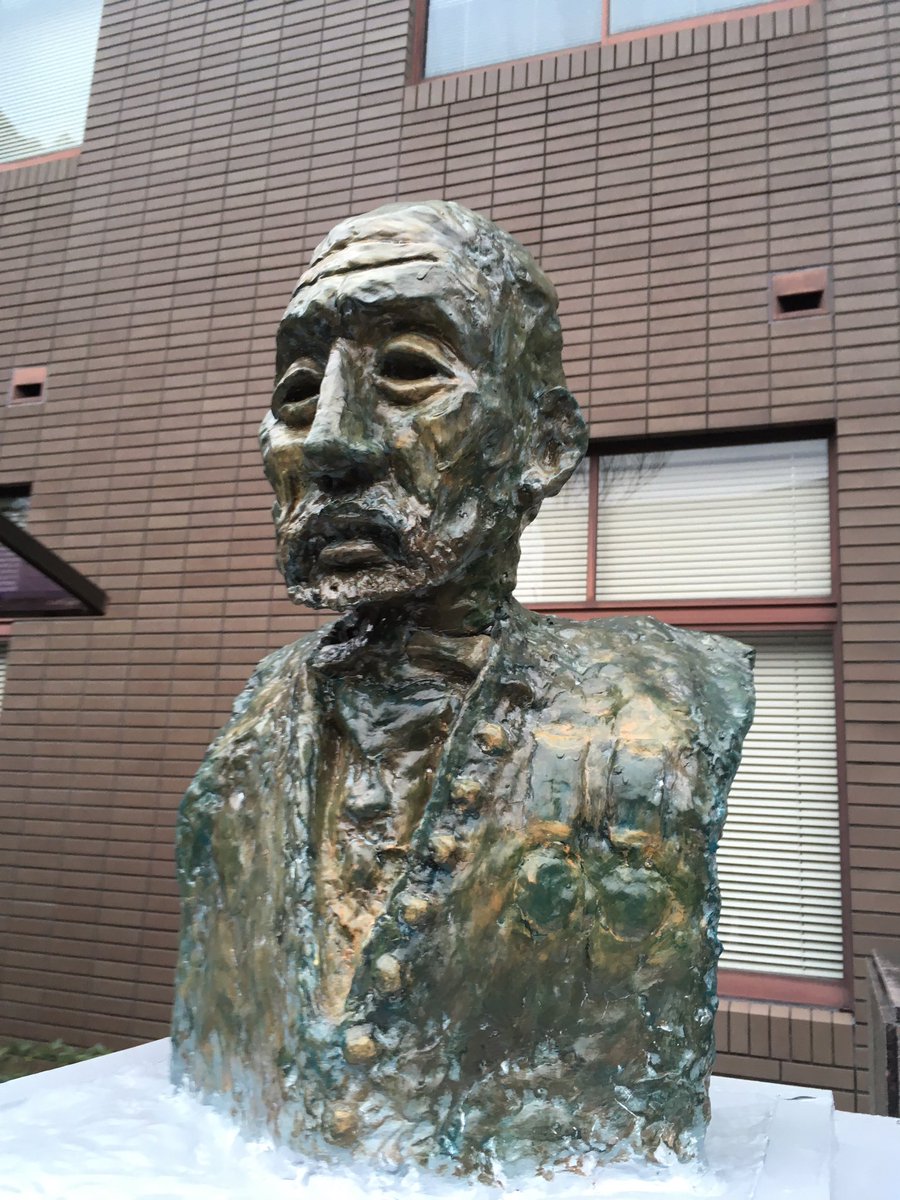 【速報】今年の折田先生像は折田先生 #京大入試2020 