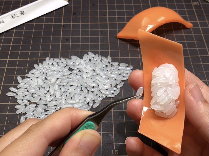   寿司一貫つくるのにパーツが366個😂 全切りしたらすごい迫力