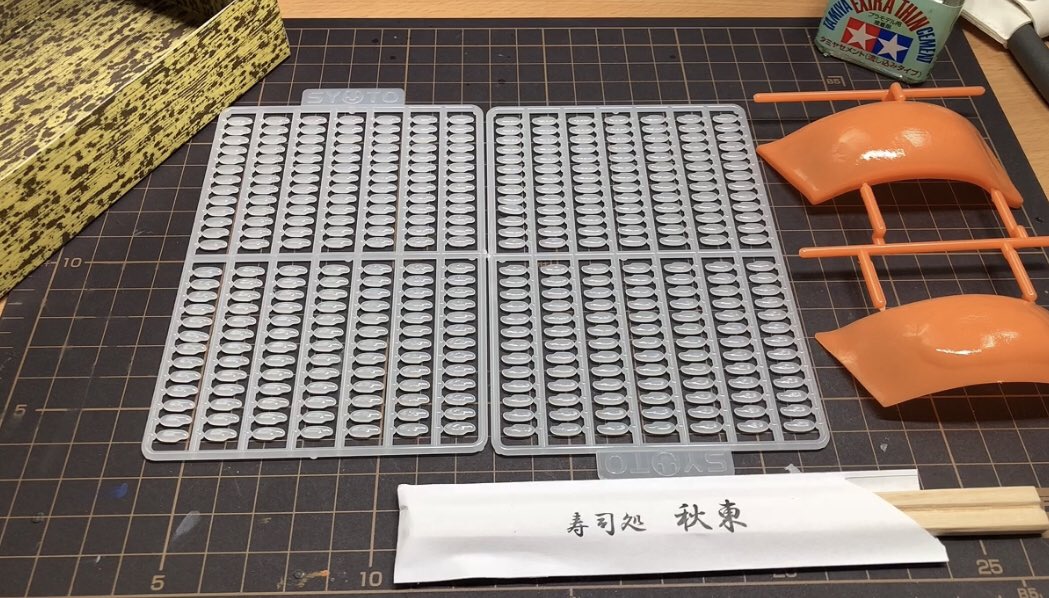   寿司一貫つくるのにパーツが366個😂 全切りしたらすごい迫力