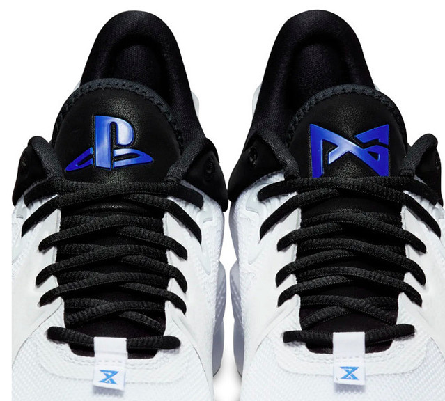 【近未来感】PS5×NIKE、コラボシューズ登場