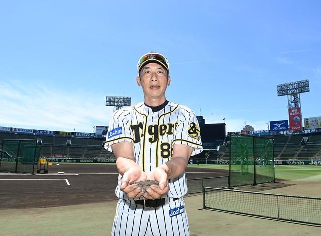 制作費の一部を監督、コーチ、選手一同で出し合う