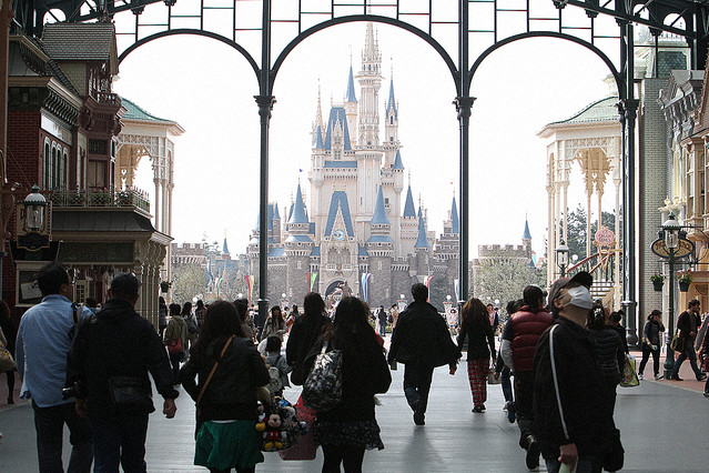 【発表】東京ディズニーランド&シー 臨時休園継続へ 「政府の緊急事態宣言が解除されましたが、臨時休園を継続します」とし、「再開日についてはあらためてお知らせします」とした