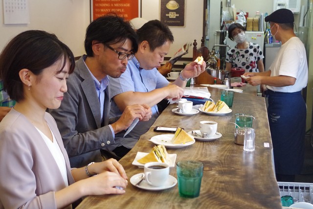 喫茶店側は、通販利用者からの間違い電話に頭を抱えていたという