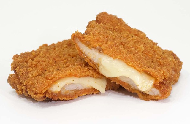 【とろ~り】ファミチキに「チーズタッカルビ味」登場