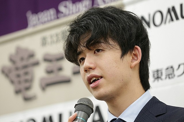 専門店の店員は「藤井さんのように将棋ソフトのために購入した人は見たことがない」と話した