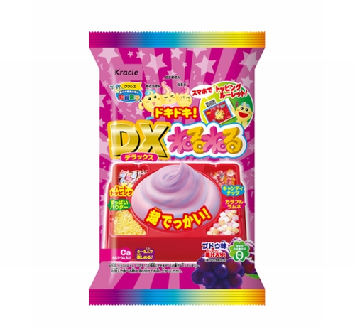 「DXねるねる」誕生 「DXねるねる」は、家族みんなでゲームを楽しみながら作って食べられる、大容量(4~5人分)の「ねるねるねるね」とのこと