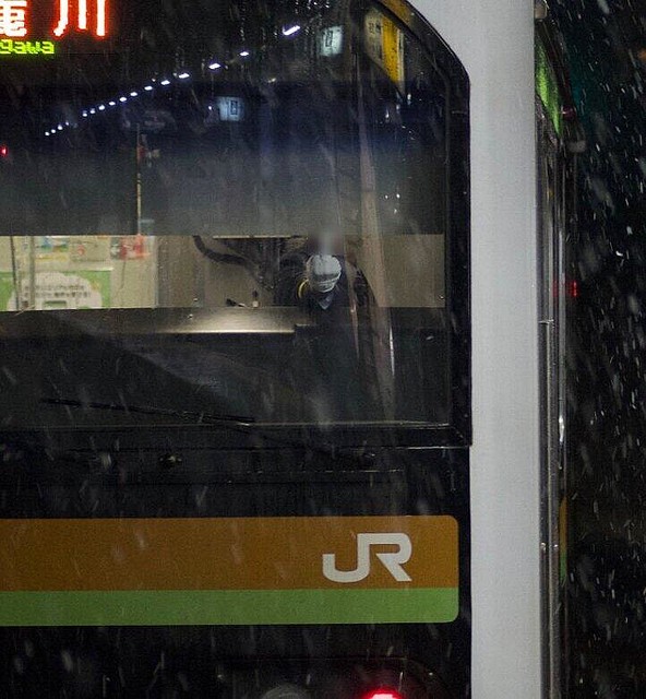 当時、鉄道ファンら2人が撮影していたが、困った行動があったとも聞いていないとしている