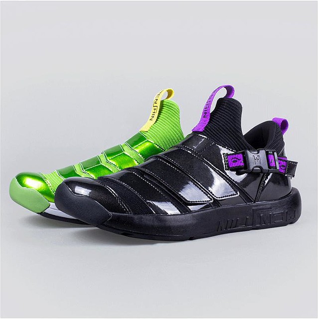 【靴底も再現】｢仮面ライダー｣を起用したファッションブランド『HENSHIN by KAMEN RIDER』誕生   Tシャツやスニーカーなど20～30代の男性が日常使いしやすいアイテムを中心に展開