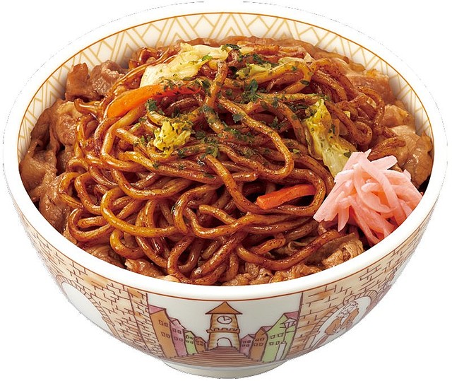 【ダブル炭水化物】すき家、伝説の「やきそば牛丼」が復活