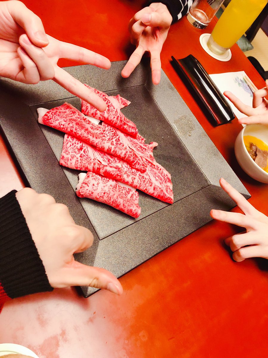 うらたんところんちゃんとななもりくんと莉犬くんといつメンですき焼きなうやけど(^^)v 