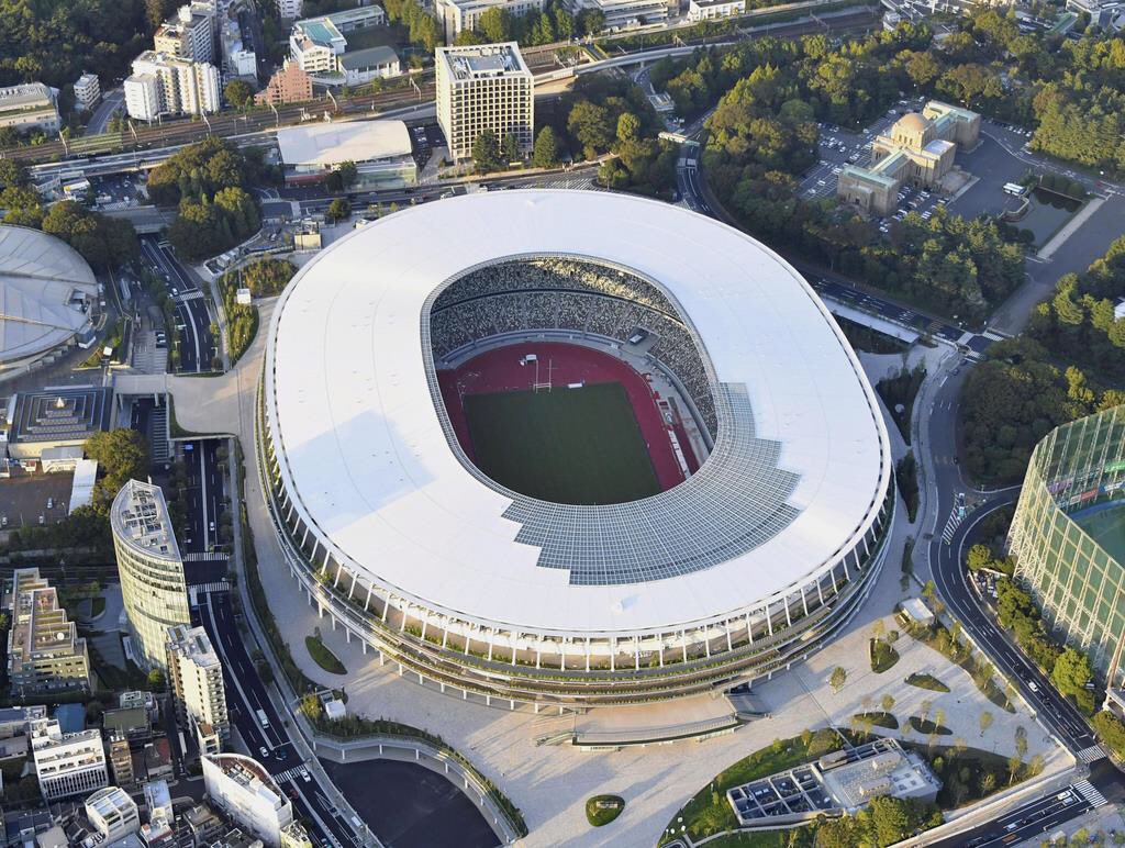 ザハ・ハディド設計の建築がぼんぼん建ってる中国と、準備段階で力尽きた日本の空からの景色です