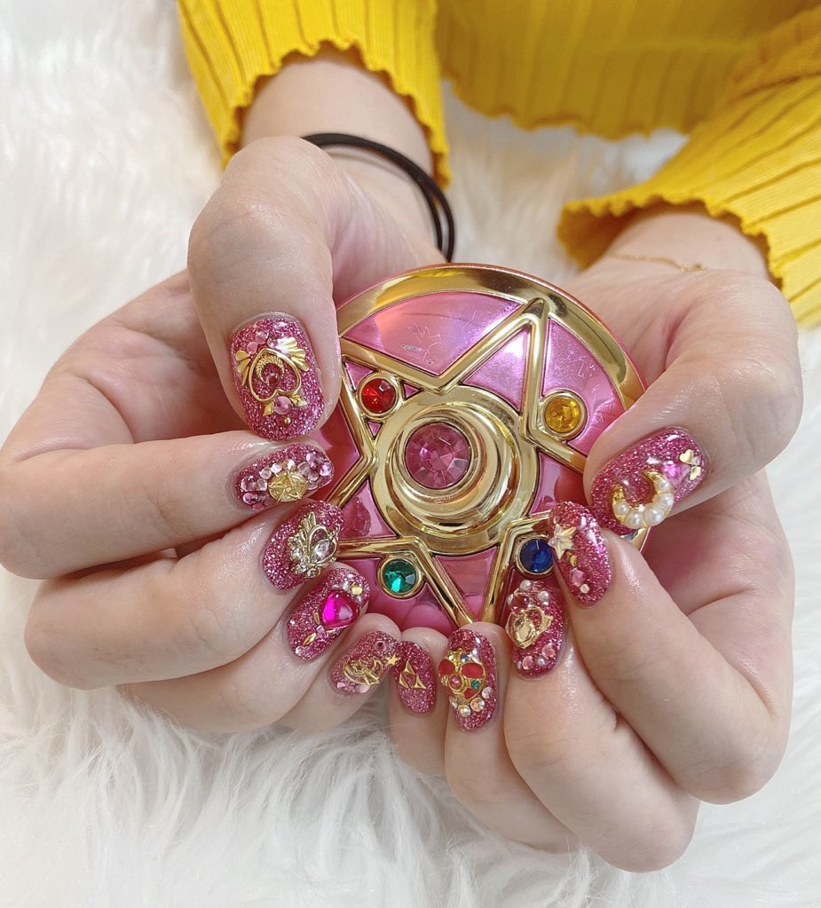 先月と今月の俺の爪でも見てろ 