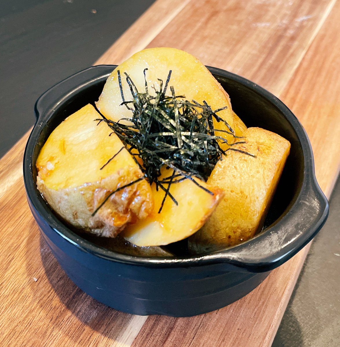   電子レンジだけでホクホク食感のじゃがバターを作れるお手軽レシピです