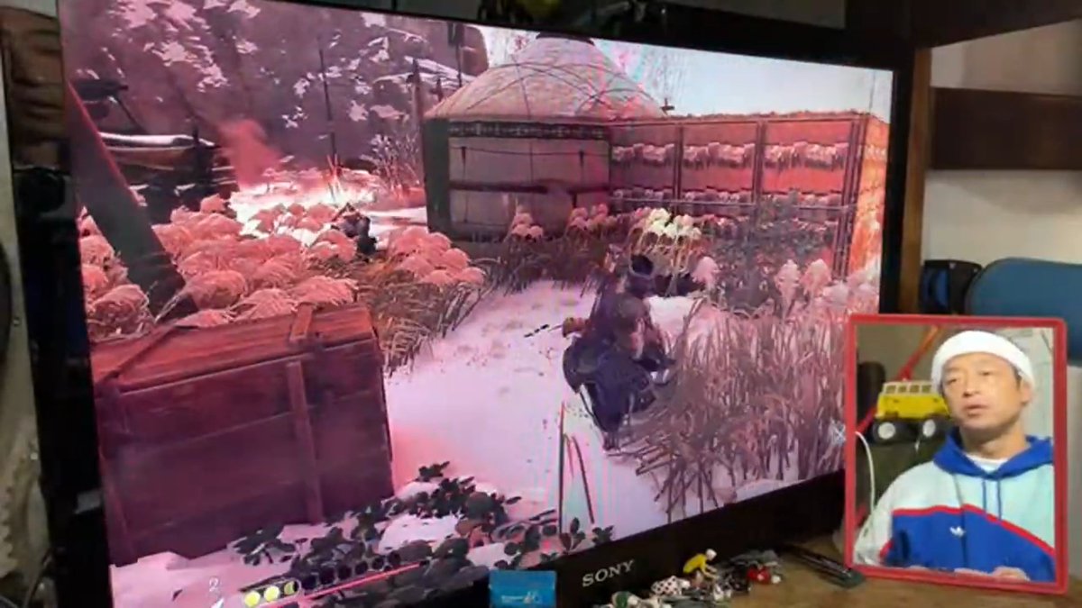 安田大サーカスの団長がyoutubeでゲーム配信してるけど、まさかの画面直撮り+ワイプの代わりに鏡