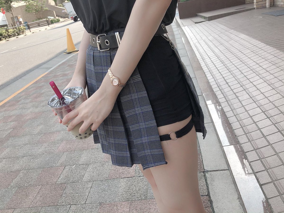 スカートが可愛くてえちえちだから見てくれ 