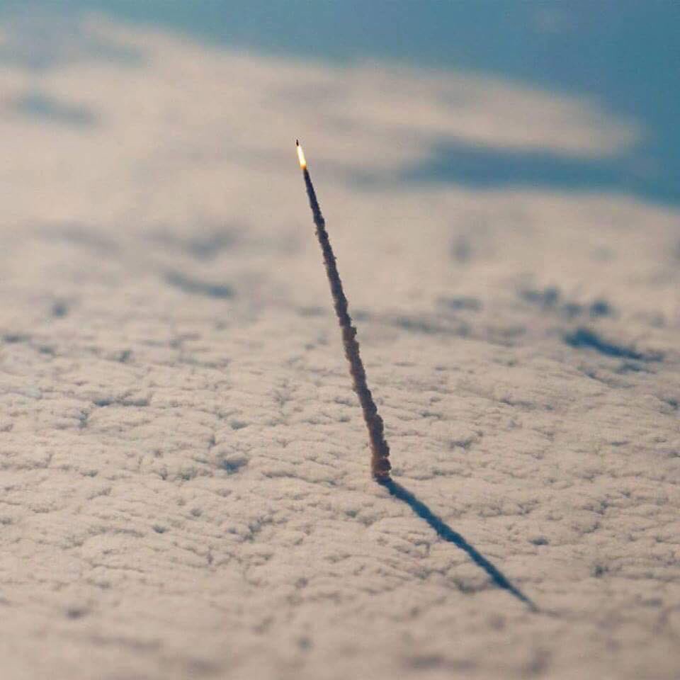 ISSから撮られたスペースシャトルの打ち上げ写真  なんか、かわいい（＾ω＾） 