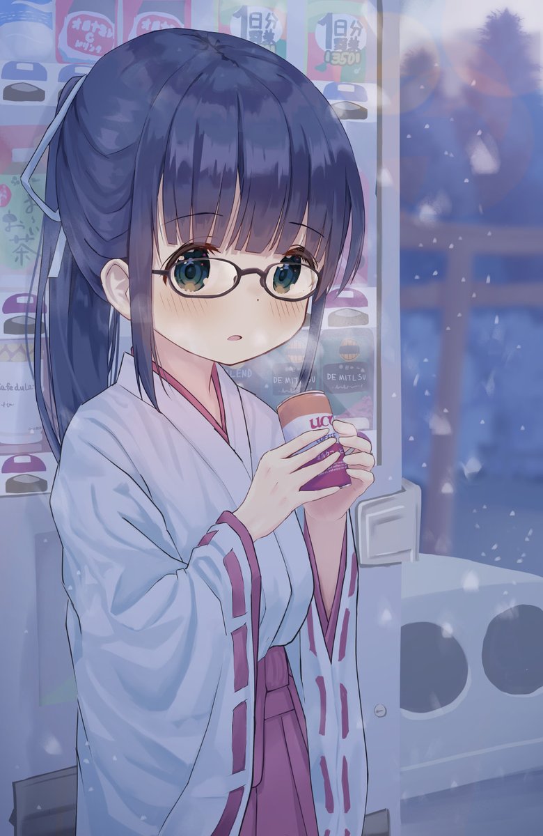 休憩中に缶コーヒー飲んでる巫女さんがいたらいいな、と思ったので描きました 