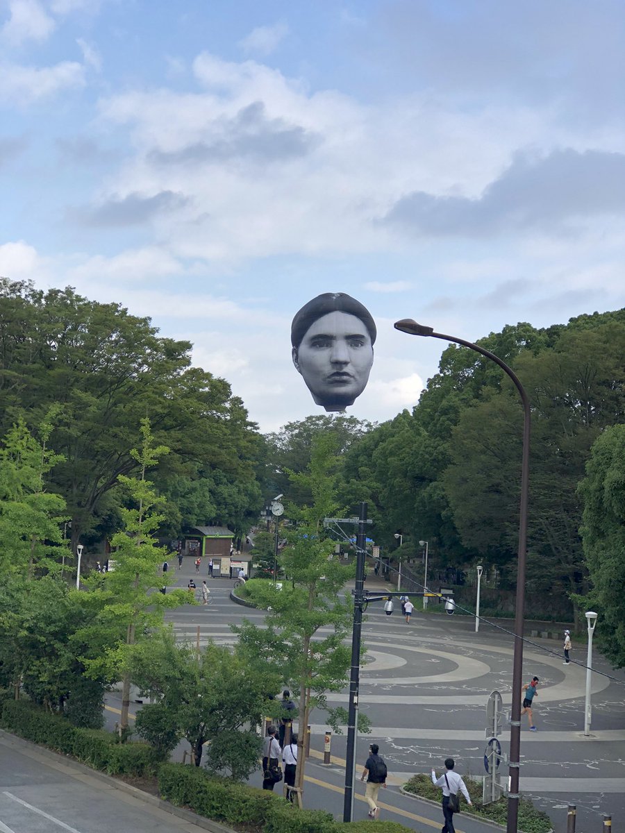 何コレ、めっちゃ怖いんだけど  代々木公園上空に顔が浮いてる  ※合成じゃない 