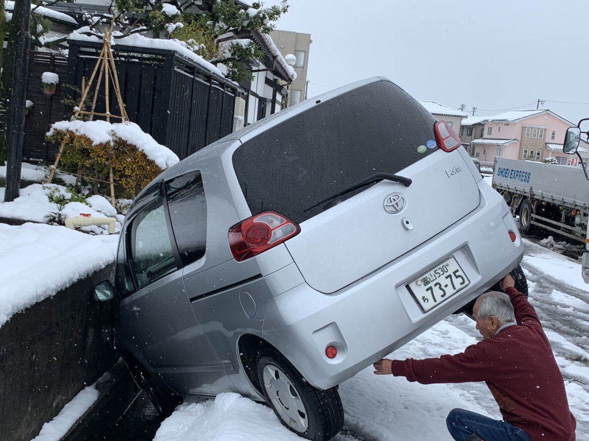 ←2年前に俺の実家通り抜けしようとした爺 その2週間後に逆から再チャレンジする爺→  1回目は分かるとして2回目はそうはならんやろ