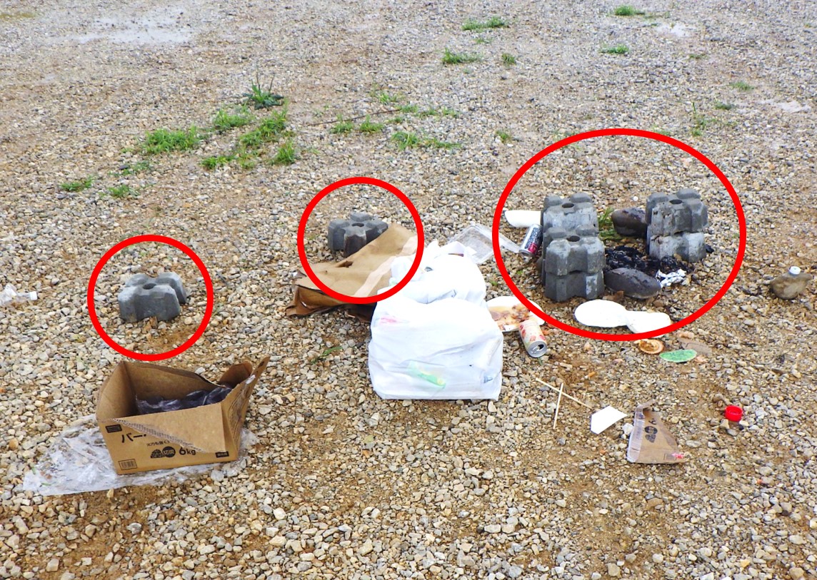 ブロックは堤防の一部であり、#水害 から住宅地を守る大事な役割をしています