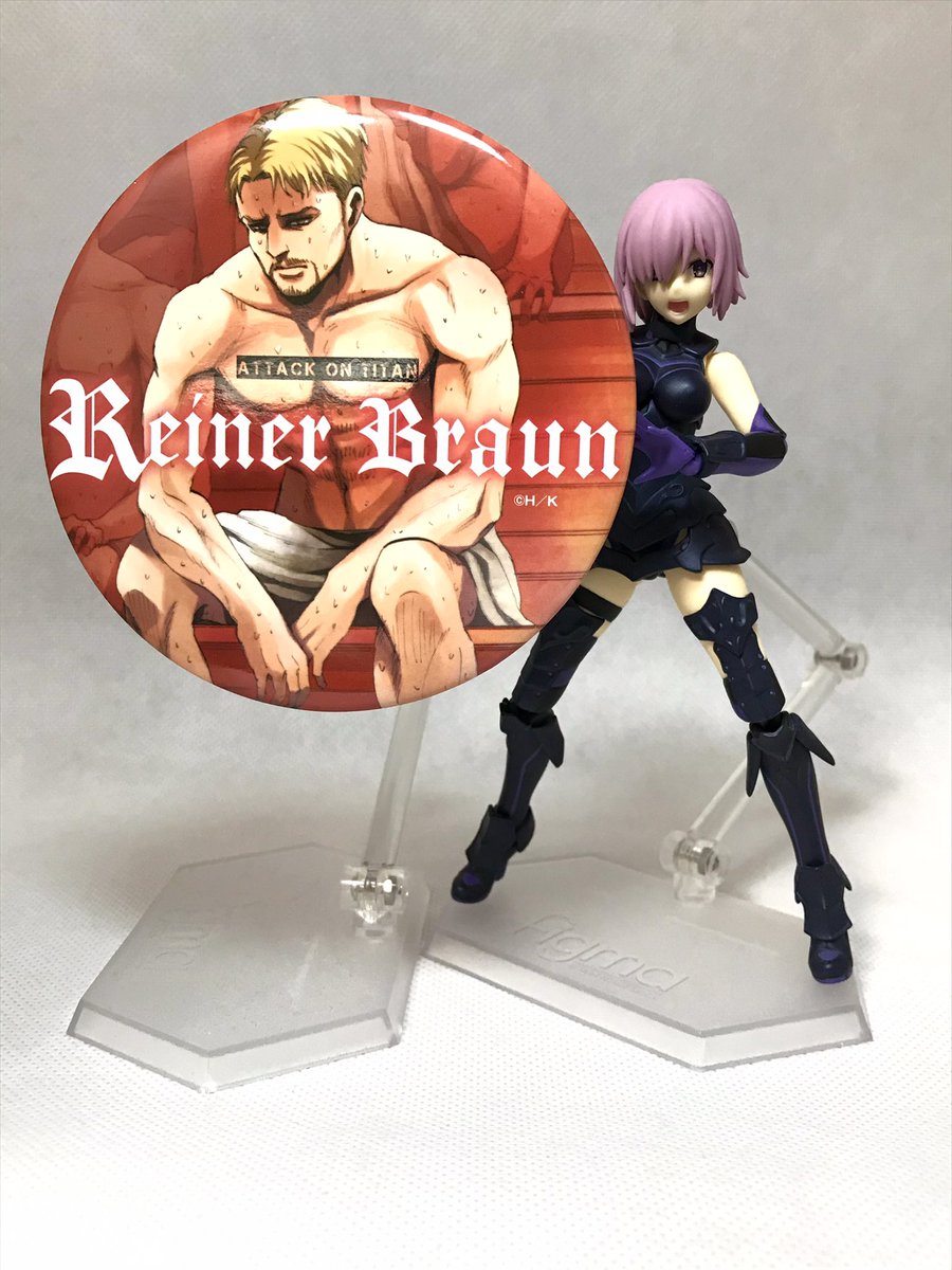 90mm缶バッジとか初めて買ったけどデカすぎて笑っちゃう。盾じゃん 