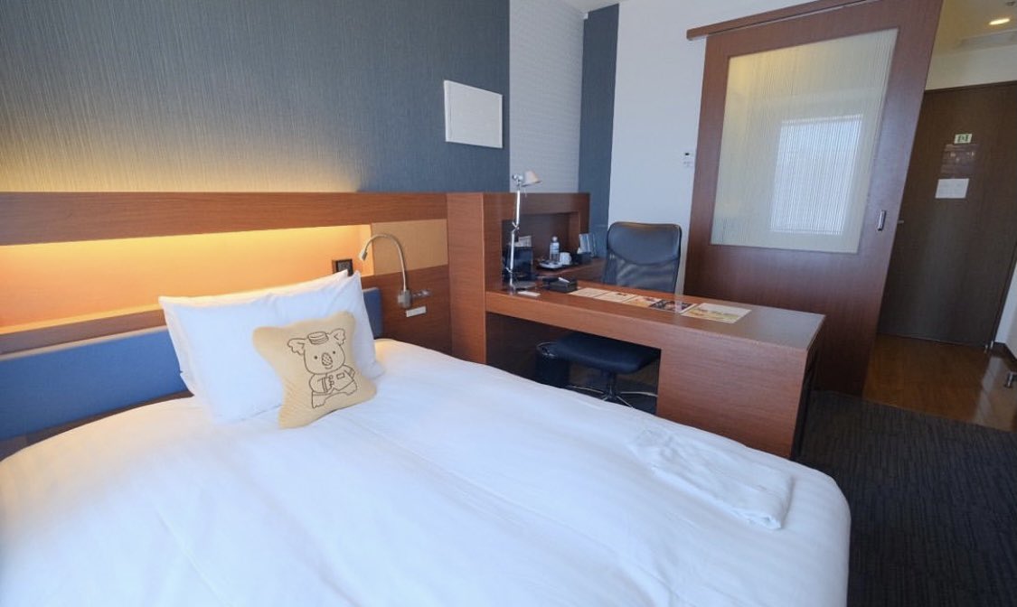 これマジでメモってください...女子ウケ抜群の夢のホテル「ロッテシティホテル錦糸町」を日本中に広めたい...  ①錦糸町駅から徒歩5分 ②スカイツリーが一望可能 ③アイス食べ放題 ④枕可愛い ⑤ロッテのお菓子詰め放題 ⑥1泊5000円〜コスパ最強 ⑦コンセプトルーム多数 ⑧ビッフェ形式の朝食が美味い 