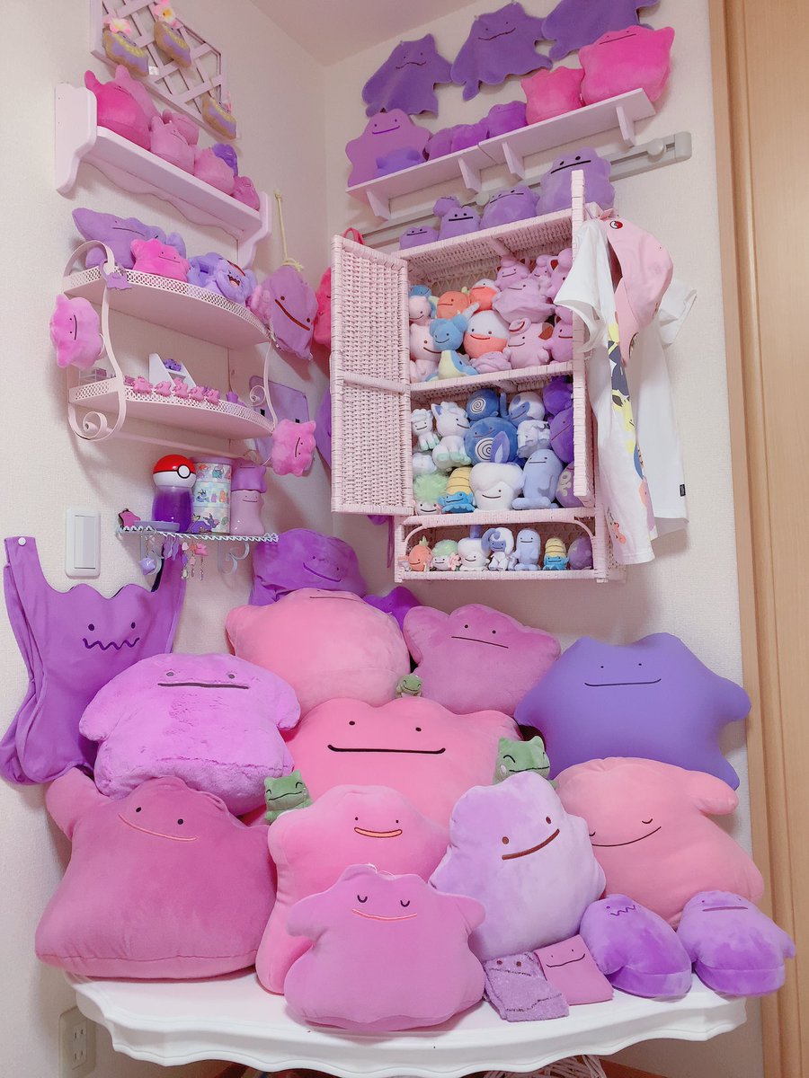  脚が折れたテーブルはメタモン山の土台に🗻 