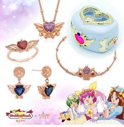 ウェディングピーチっていうアニメ存じておりませんでしたがアイテムがめちゃくちゃかわいいですね…今韓国でブランドとコラボしたアクセサリー発売してるみたいでこれはすごく攻撃力の高いかわいさ… 