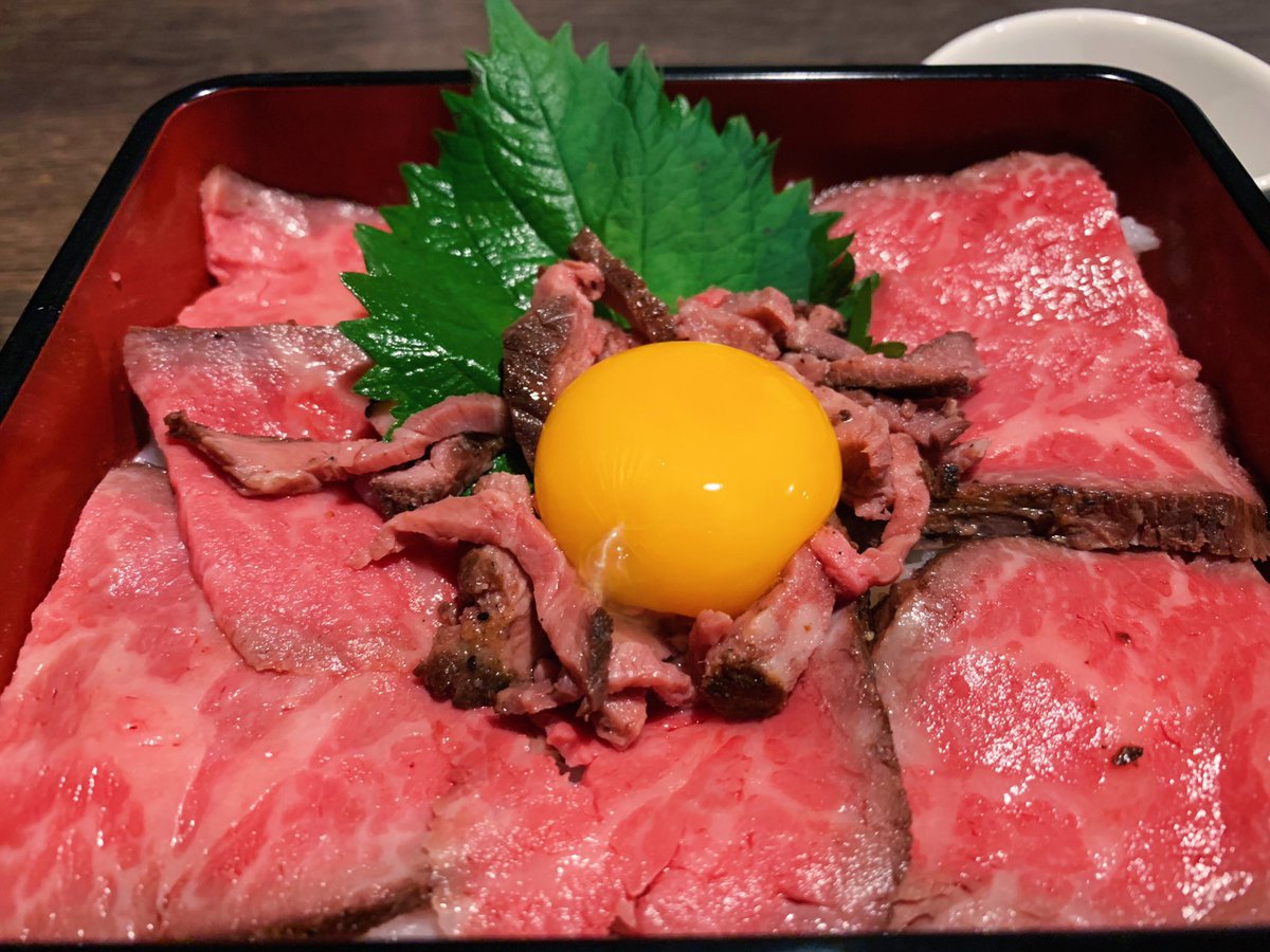 【馬菜】 @東京:銀座駅から徒歩1分 ランチ時に国産牛を使用したローストビーフ重を食べられるお店
