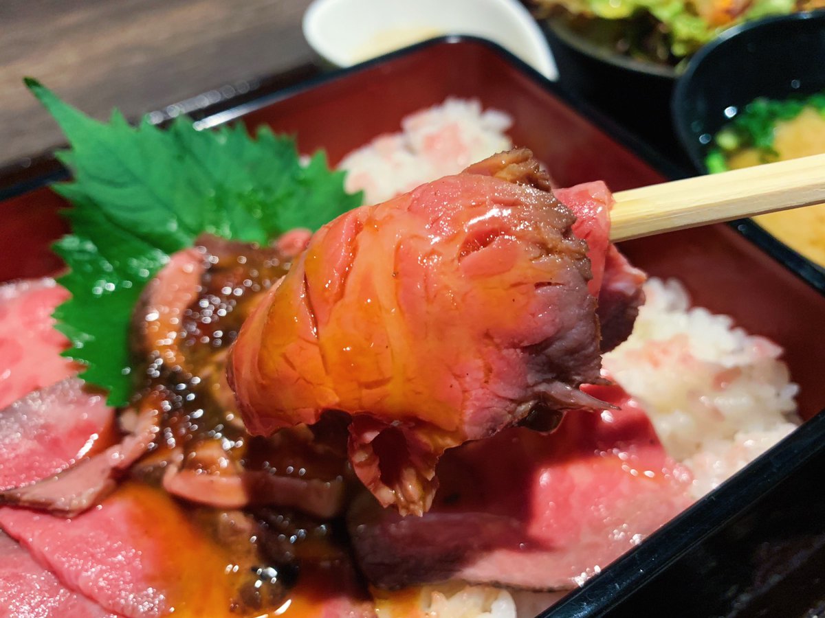 【馬菜】 @東京:銀座駅から徒歩1分 ランチ時に国産牛を使用したローストビーフ重を食べられるお店