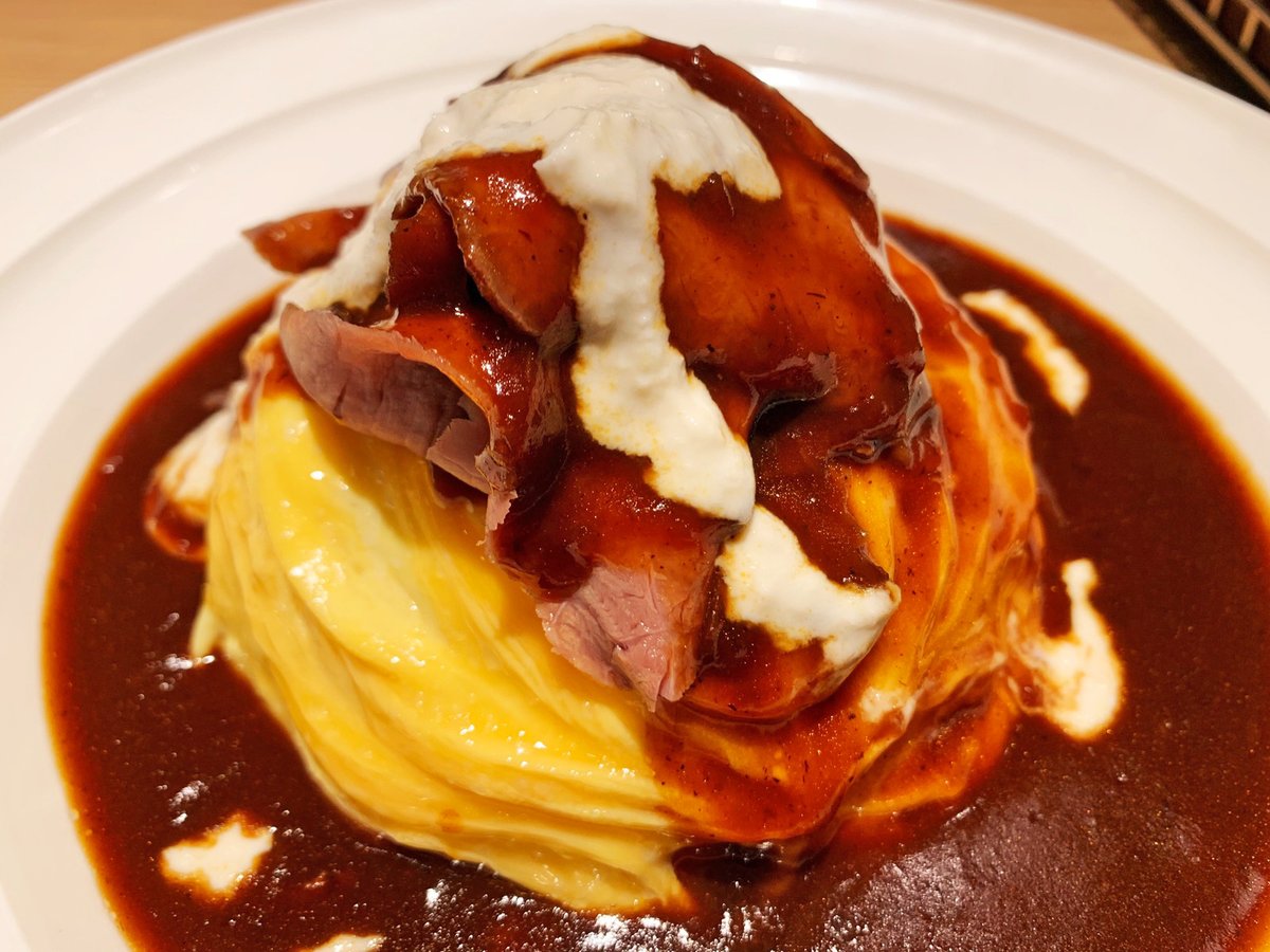 とろとろ玉子と柔らかお肉の食感を同時に楽しめる逸品です✨
