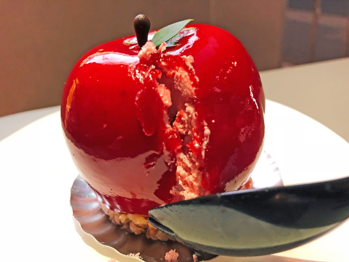 【フジフランス】 ＠大阪：京橋駅から徒歩1分  リンゴ型スイーツ「約束のりんご」を食べられるお店