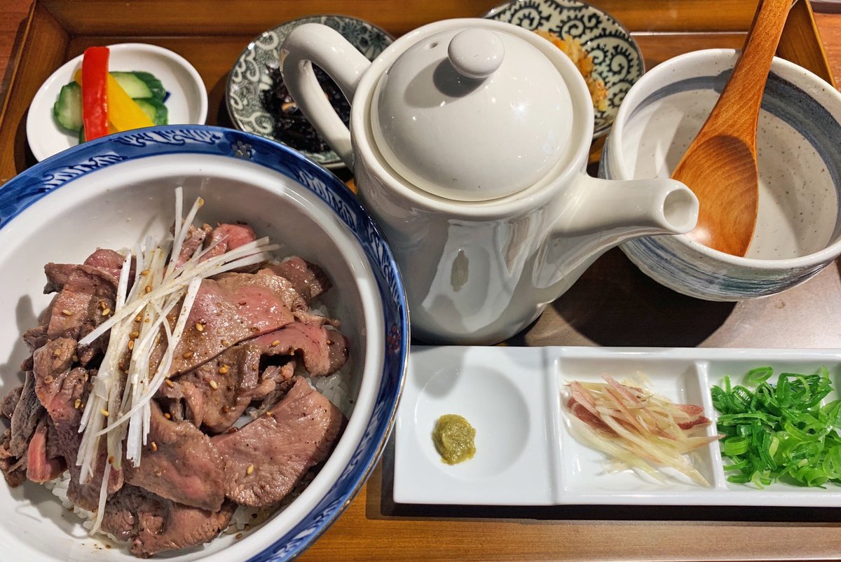   プリっとした食感の熟成牛タンは柔らかな食感が最高