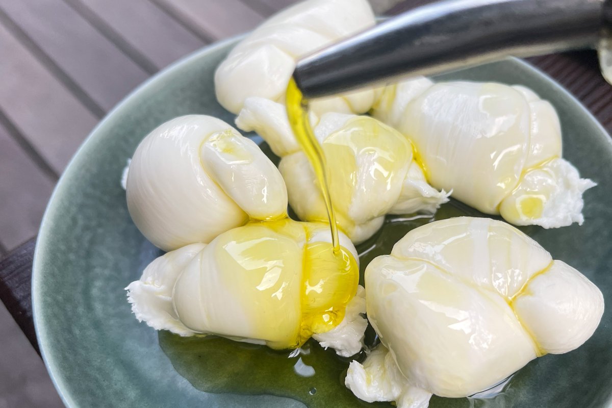   イタリアのミルクを原料にしており、フレッシュ感と弾力あるモッツァレラの食感が最高