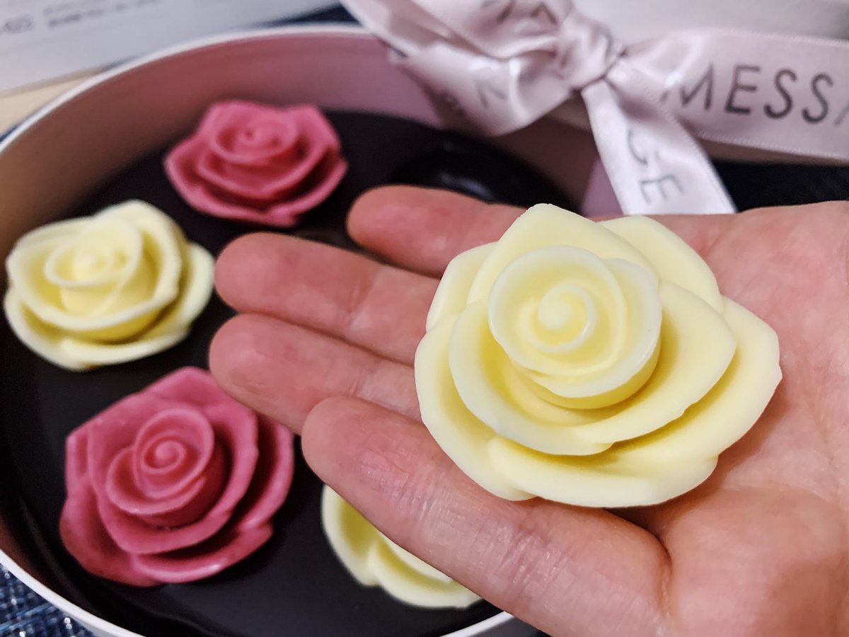 自社アトリエで丁寧に作られており、見た目にも味にもこだわったスイーツ