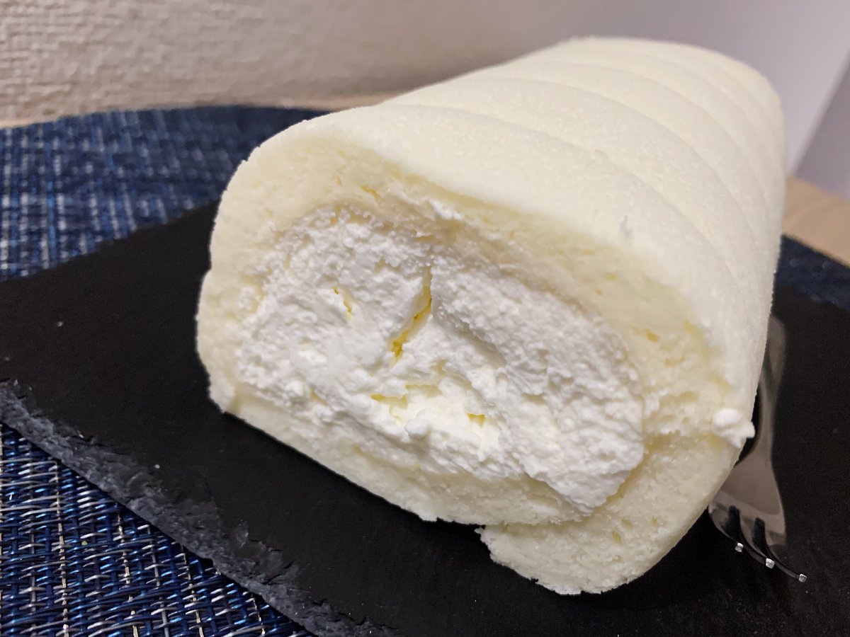 ふわモチ生地とのコラボレーションが光るロールケーキです