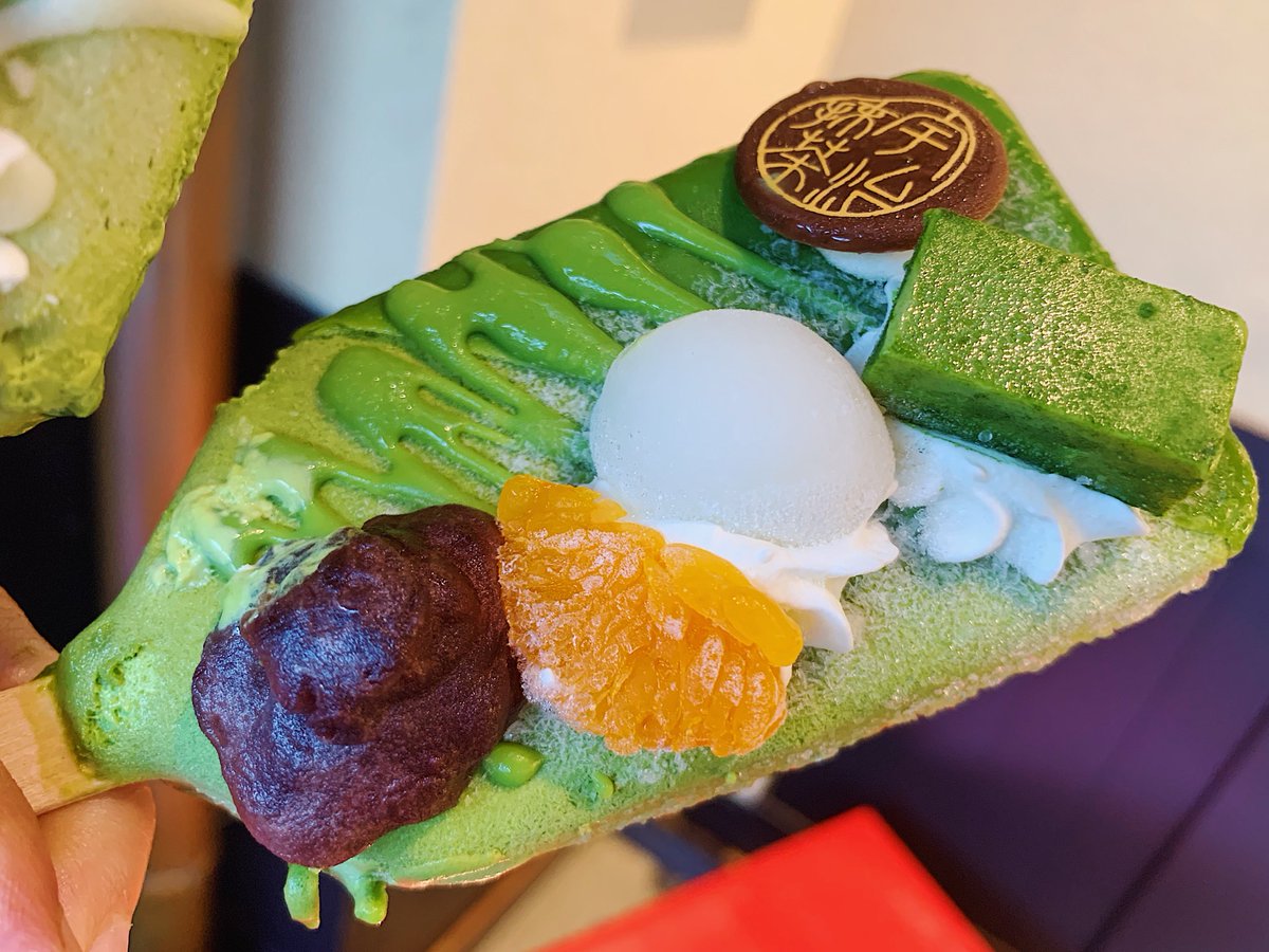 抹茶アイスの上に抹茶生チョコや白玉を乗せた「まっちゃ」、甘いイチゴの風味もプラスした「いちご」等フレーバーも豊富