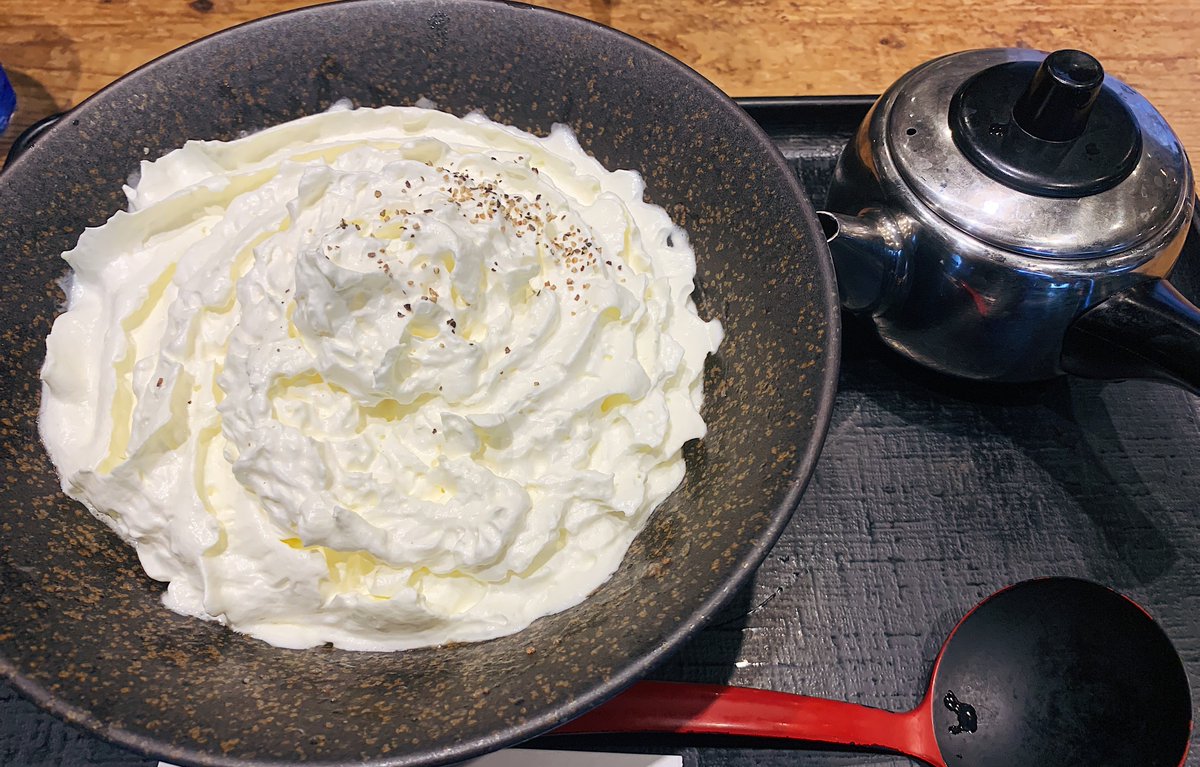 途中で出汁をそそぎながら食べる事で味の変化も楽しめます