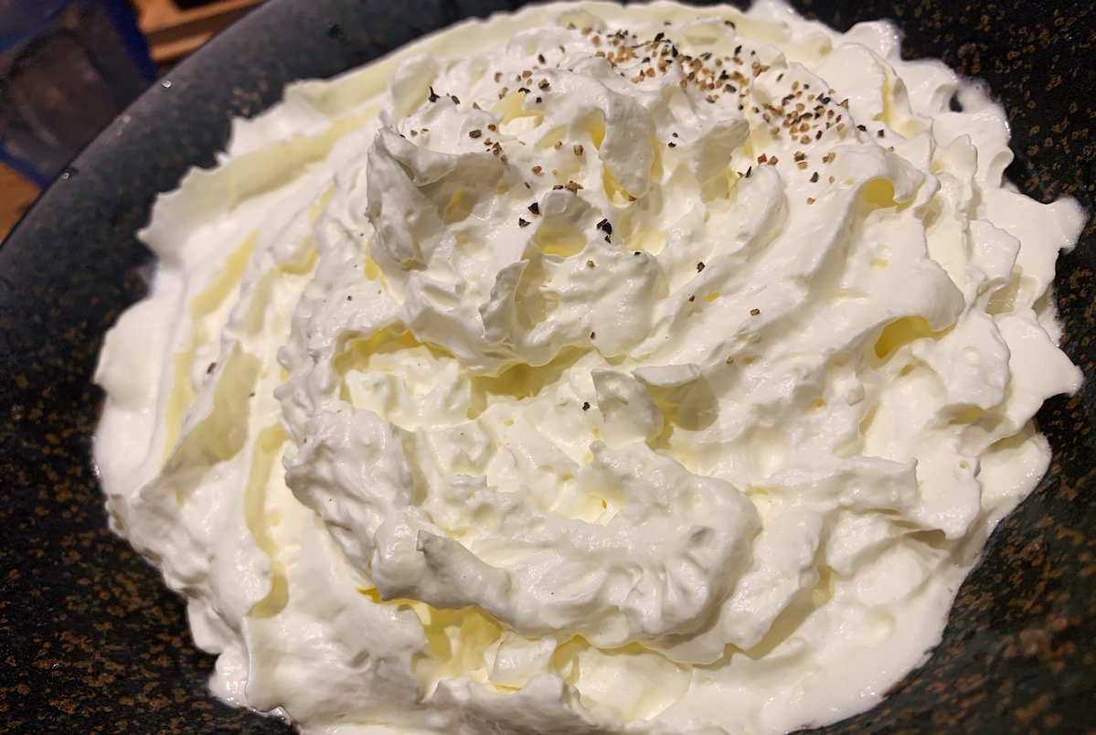 途中で出汁をそそぎながら食べる事で味の変化も楽しめます