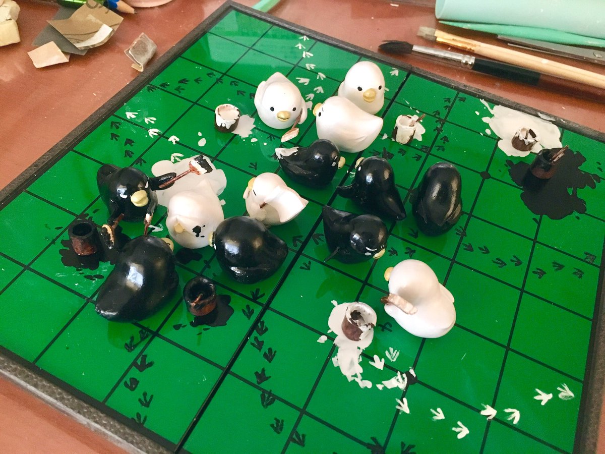 後で消すんだけど大昔に作った小鳥のオセロがかわいいので見て 